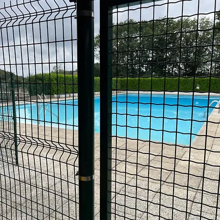 Monika Avec Piscine *