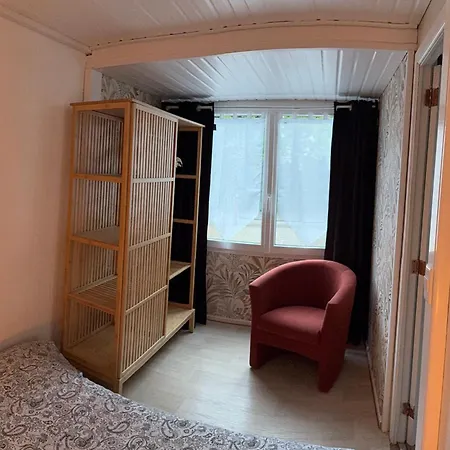 Monika Avec Piscine Guest house